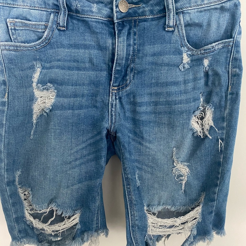 Distressed jean shorts size M